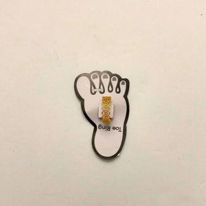 Gold ornate filagree design toe ring brand new